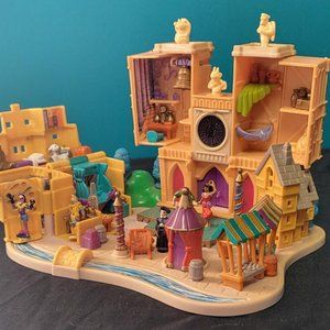 Polly Pocket Hunchback of Notre Dame   99% COMPLETE